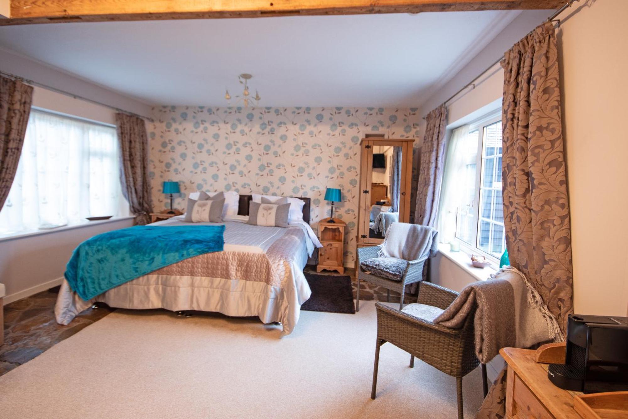 Magpies Lodge Slinfold ภายนอก รูปภาพ