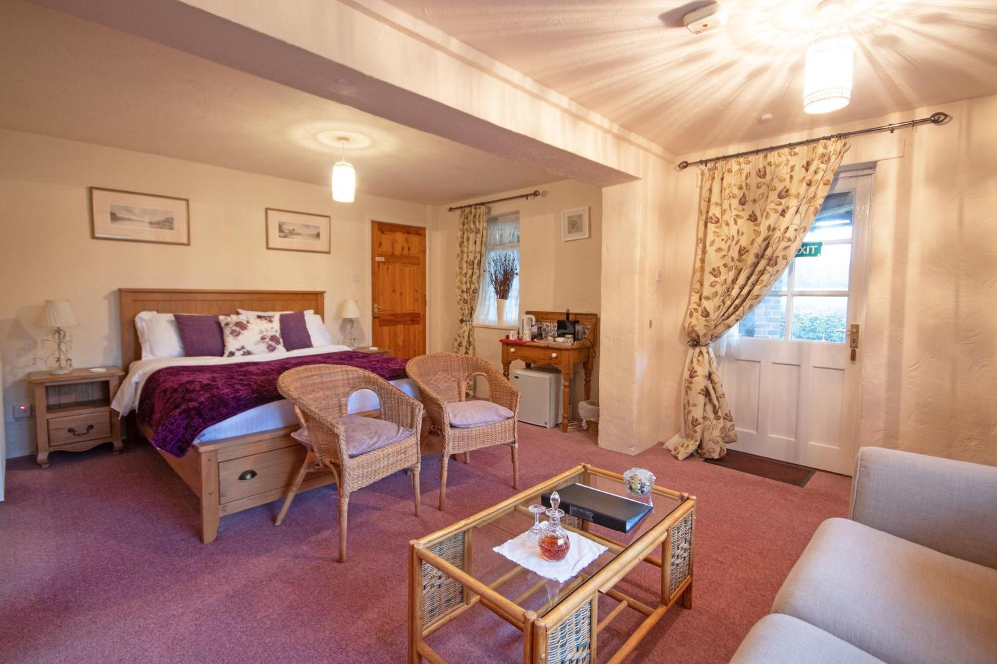 Magpies Lodge Slinfold ภายนอก รูปภาพ