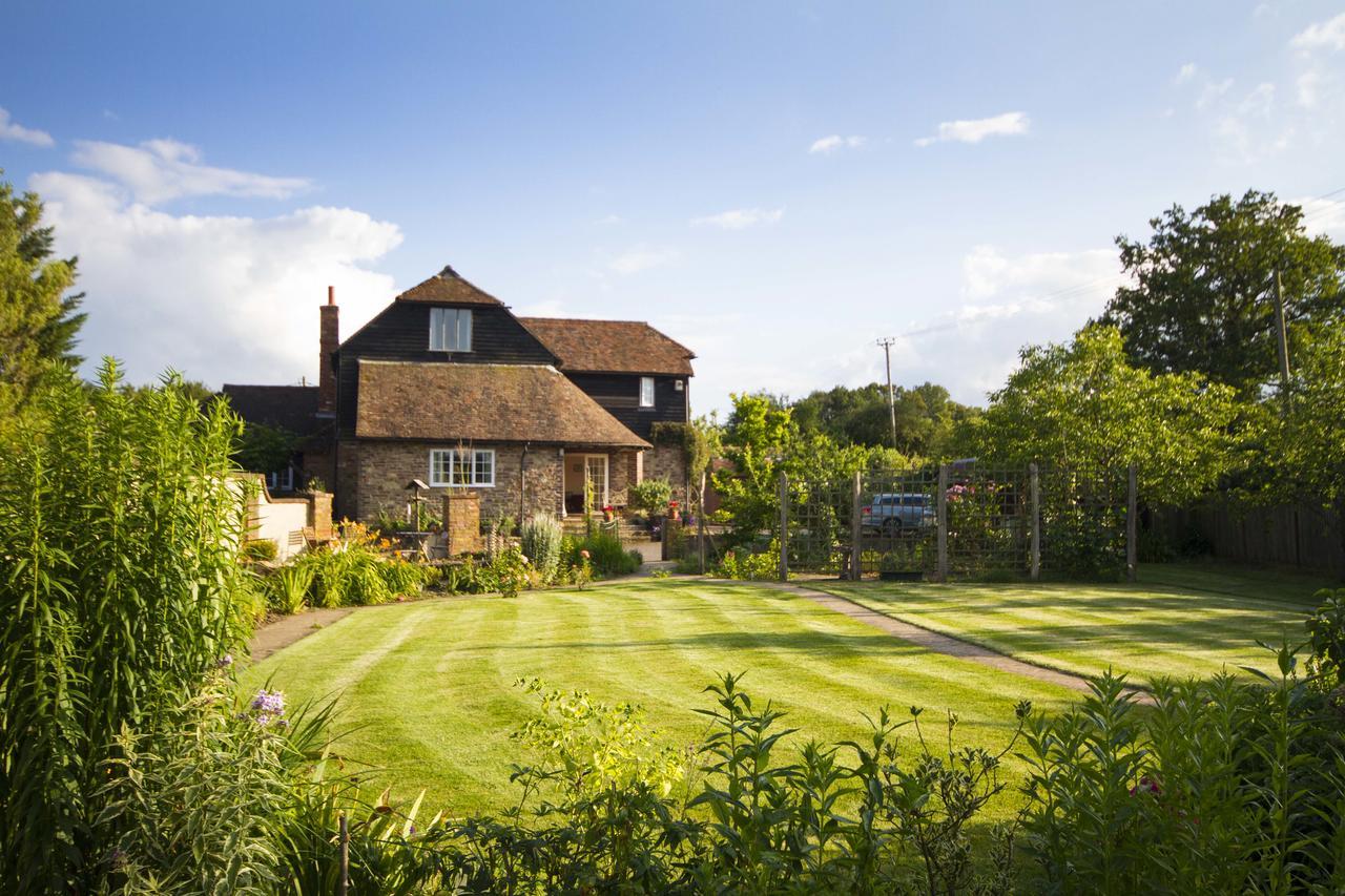 Magpies Lodge Slinfold ภายนอก รูปภาพ