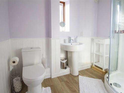 Magpies Lodge Slinfold ภายนอก รูปภาพ