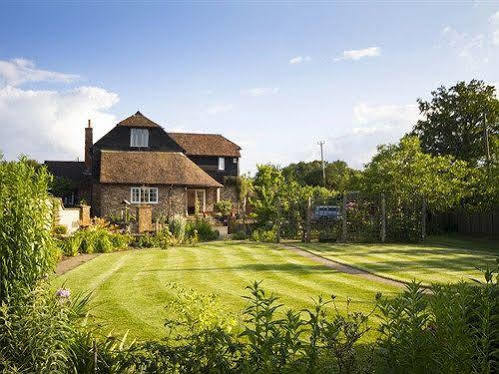 Magpies Lodge Slinfold ภายนอก รูปภาพ